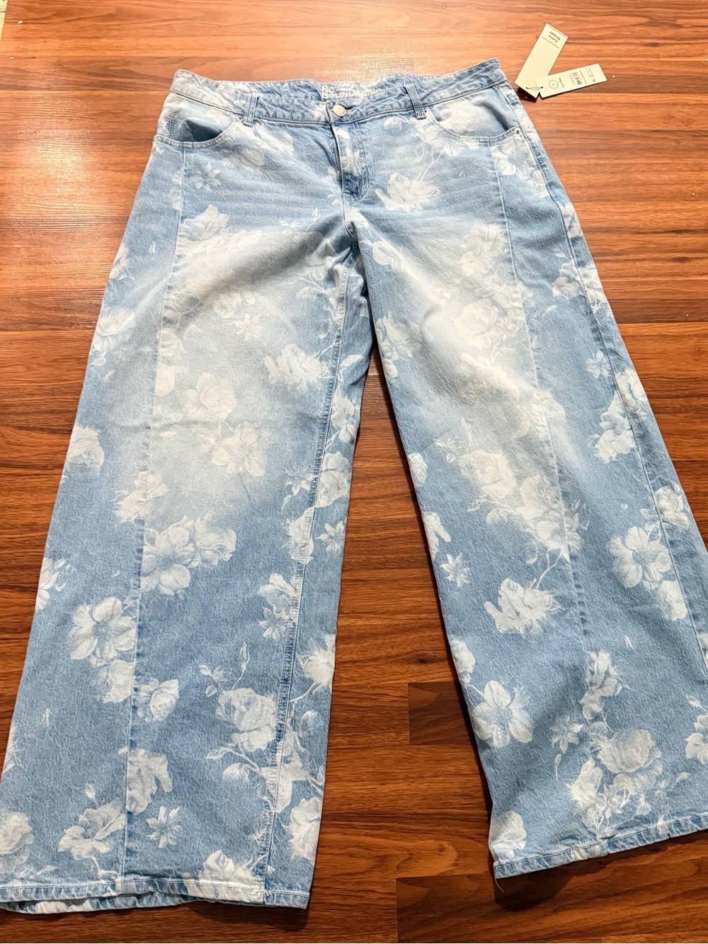 No Boundaries Light Blue Floral Wide-Leg Jeans size 16